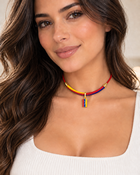Handmade Venezuelan charm choker 🇻🇪✨ Adjustable for the perfect fit.
